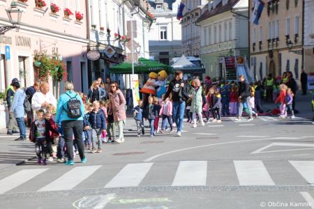 Tudi otroci kamniških šol in vrtcev so bili danes trajnostno povezavi  (66)